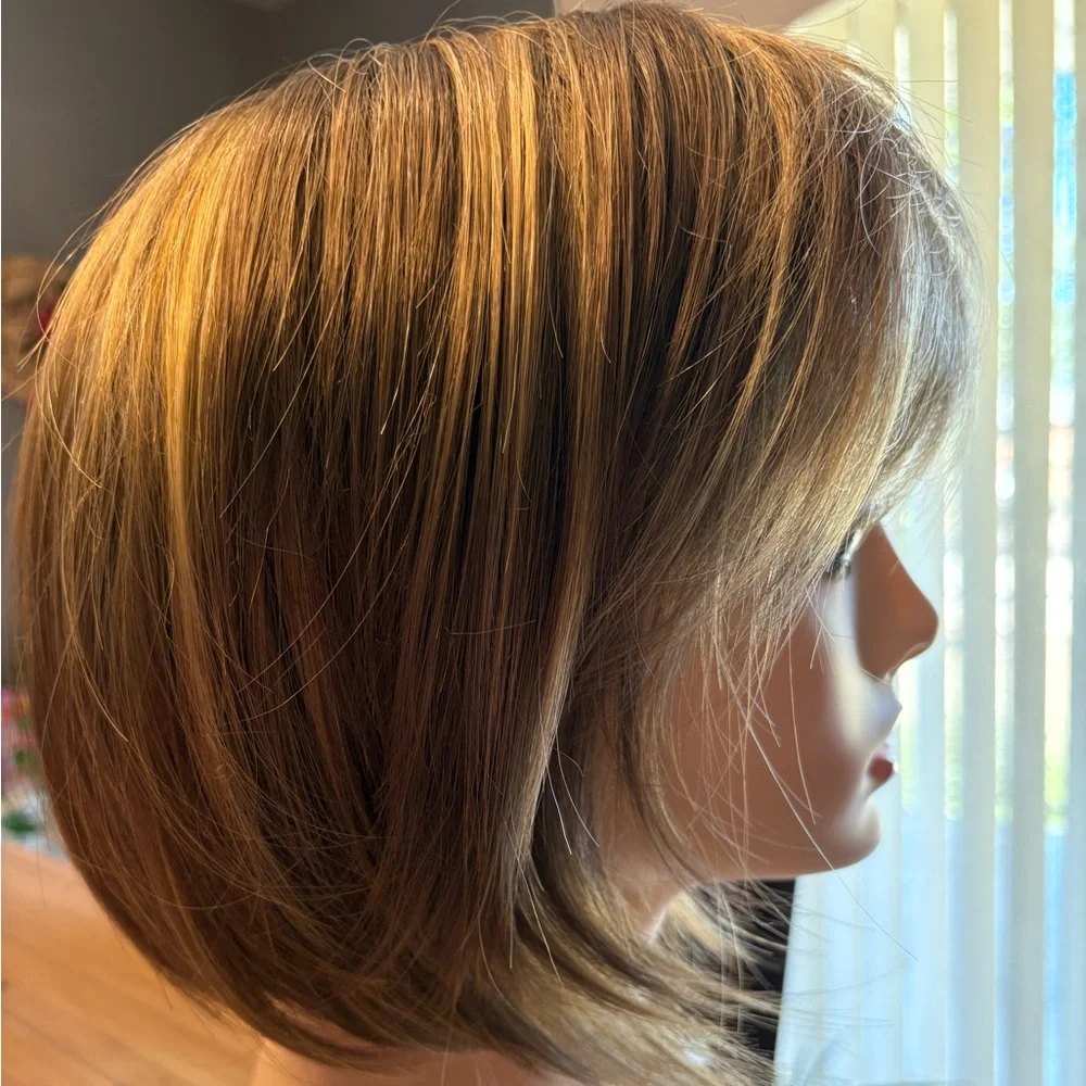 Amore Rene of Paris Codi Petite Synthetic Bob Luxury/Medical Wig